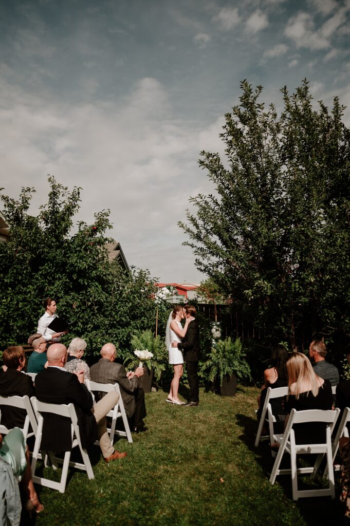 red deer wedding garden 0102